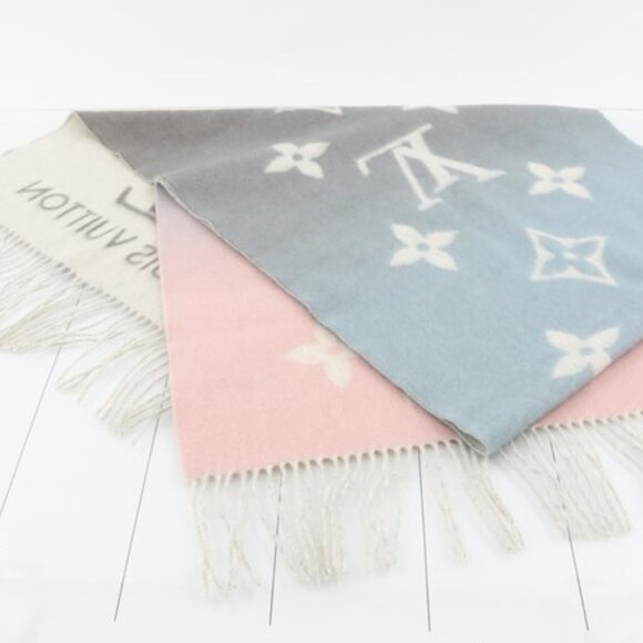 Louis Vuitton Reykjavik Scarf - Picture 3 of 4